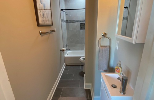 Trinidad Bed & Breakfast | Newly Renovated Spacious 5 Bedroom in the heart of DC! Can sleep 11 people!