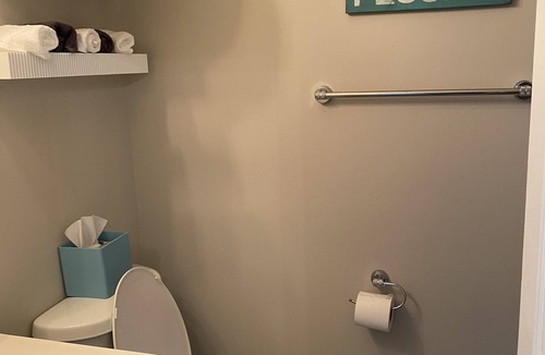 Trinidad Bed & Breakfast | Newly Renovated Spacious 5 Bedroom in the heart of DC! Can sleep 11 people!