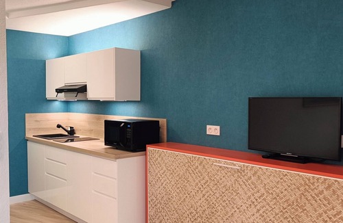 La Turballe Apartment | Newly renovated studio 2 minutes' walk from the beach and town center