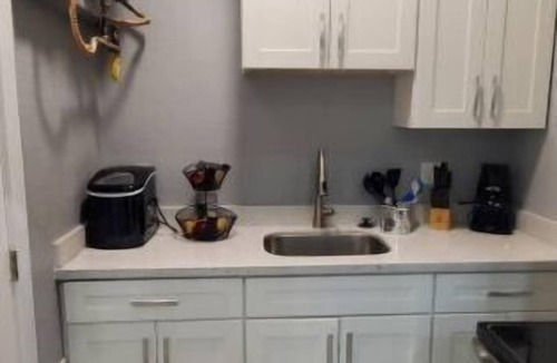 Upper Telegraph Apartment | Newly Renovated Studio Space Unexpected Surprise