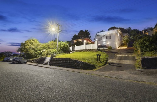 Henderson Apartment | Newly Renovated Studio w Parking-Netflix