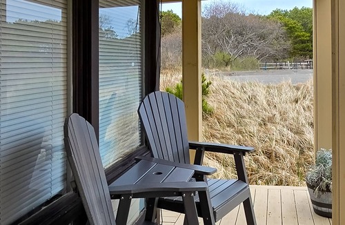 North Truro Apartment | Newly Renovated Studio with AC, Grill – steps from Private Beach
