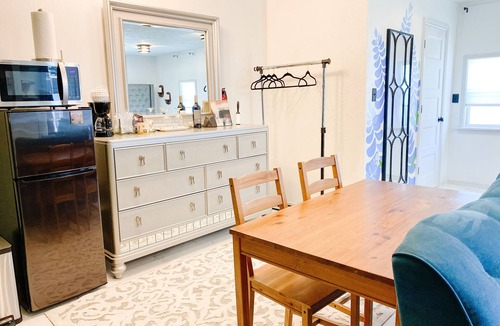 Pearland House | Newly Renovated Texas Style Studio