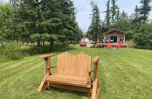 Bertrand Ski Chalet | Newly renovated tiny house on the banks of the Caraquet River