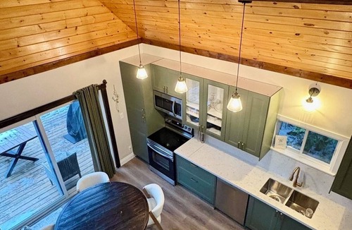 Northern Bruce Peninsula Cottage | Newly renovated Tobermory, Breathtaking Sunsetn