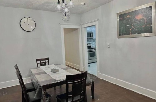 North Buffalo House | Newly Renovated ! Upper Modern Large 3 Bed House