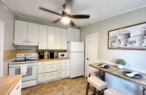 Alexandria Bay House | Newly Renovated Bright & Cozy Retreat