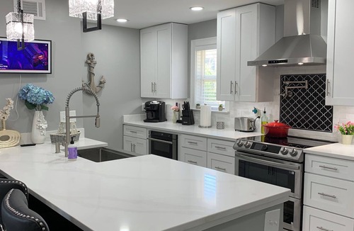 Horseshoe Lake House | Newly Renovated Modern Lakehouse