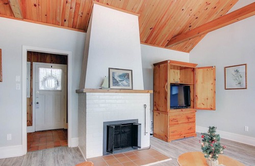 Sutton Ski Chalet | Newly renovated waterfront cottage