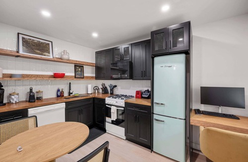 Ann Arbor House | Newly Renovated West-Side 1BR/1BA!