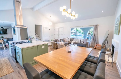 Napa House | Newly Renovated Wine Country Home w/Guest House