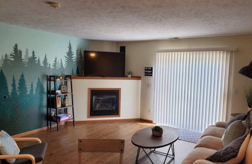 Holiday Hills House | Newly Updated 2 Bedroom Townhome with Fireplace