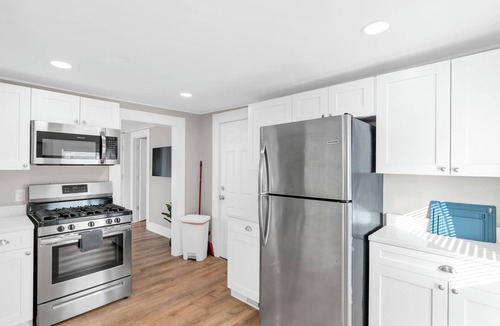 Geneva Condo | Newly Updated 3-Bedroom Loft in Downtown Geneva