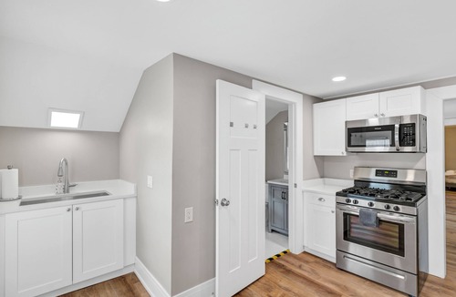 Geneva Condo | Newly Updated 3-Bedroom Loft in Downtown Geneva