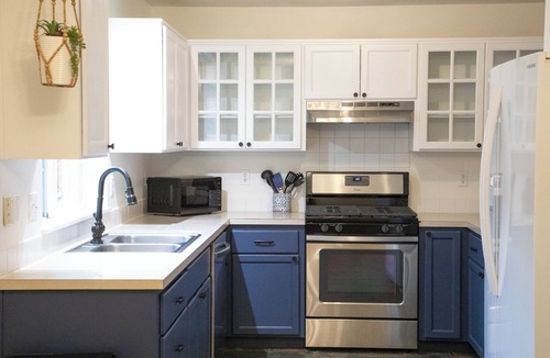 Mountain View House | Newly updated! 4Bdrm, Office, 3 Full Baths, Big yard, Close to everything!