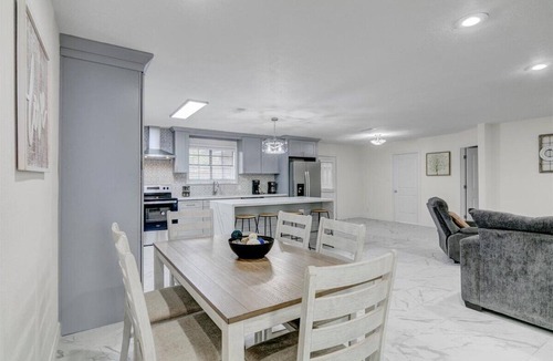 Voth House | Newly Updated 5-Bedroom Home in Vidor