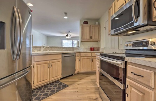 Kaiser House | Newly Updated in State Park - Large Patio & Pool