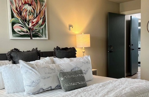 Afton Condo | Newly updated lakeside condo with view located within Shangri La!