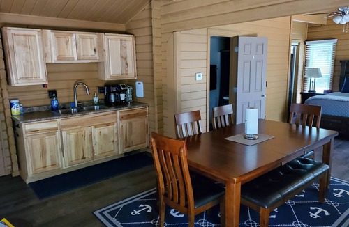 Rogers Cabin | Newly Updated Luxury Cabin on Beaver Lake