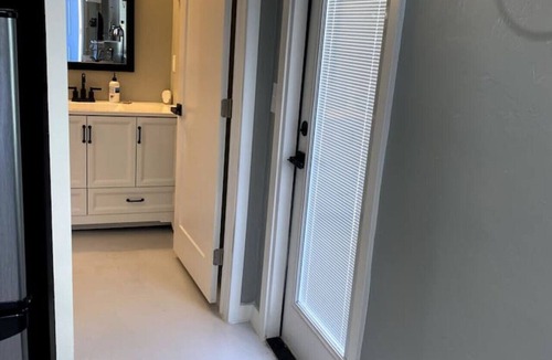 Sam Hughes House | Newly Updated/Sam Hughes/2 BR 1 BA/U of A