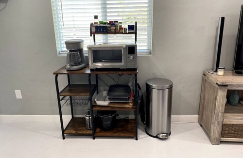 Sam Hughes House | Newly Updated/Sam Hughes/2 BR 1 BA/U of A