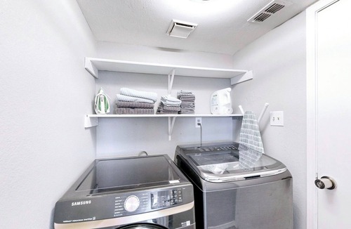 Cross Creek House | Newly Upgraded 4BR 2.5BA family- friendly home