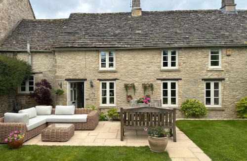 Burford House | Newmans Cottage