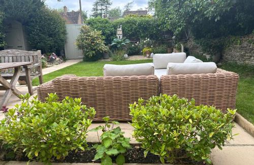 Burford House | Newmans Cottage