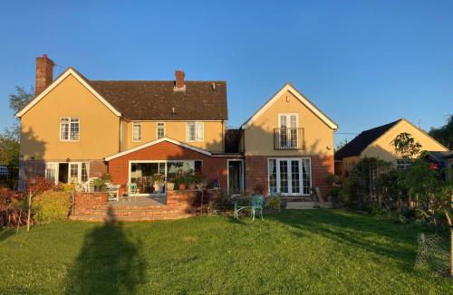 Alpheton Bed & Breakfast | Newmans Lodge