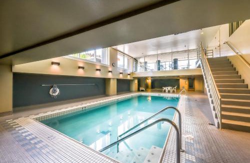 Downtown Seattle Apartment | Newmark Bayview Luxury Suite