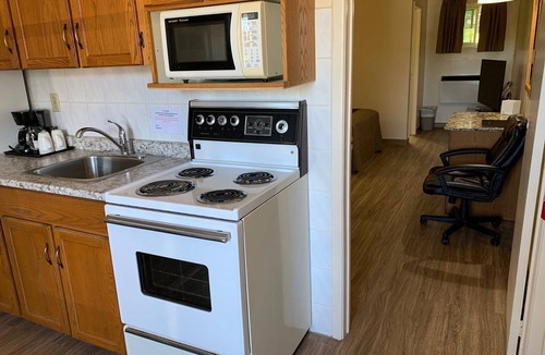 Sharon Hotel | Newmarket Inn