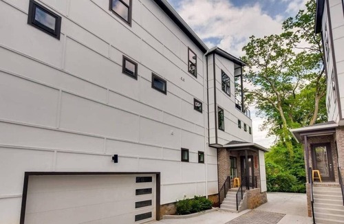 Berry Hill House | ✅NewMatresses ✅PetFriendly ✅Washer/Dryer ✅FastWiFi ✅BigKitchen