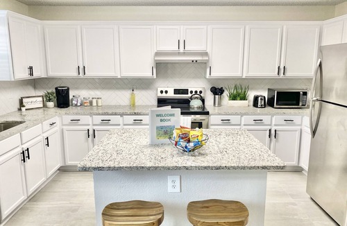 Grand Prairie House | ☆New☆Modern Luxury Dallas Getaway 5BR/2.5BA 3000sf