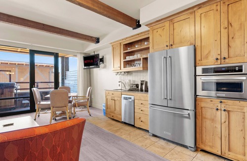 Kimball Junction Condo | Newpark 210-A | Private Hot Tub | Kitchenette | Balcony | Pool & Hot Tub
