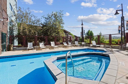Kimball Junction Condo | Newpark 306-A | Private Hot Tub | Kitchenette | Olympic Park & Mtn View | Fireplace | Pool & Hot Tub