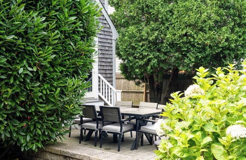 Fifth Ward House | Newport Fifth Ward Cottage Wlk to Harbor + Beaches