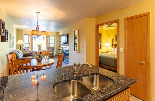 Egg Harbor Hotel | Newport Resort