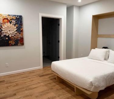 Twin Mountain Hotel | Newport Room @ Boulder Mountain View Barn (ADA)