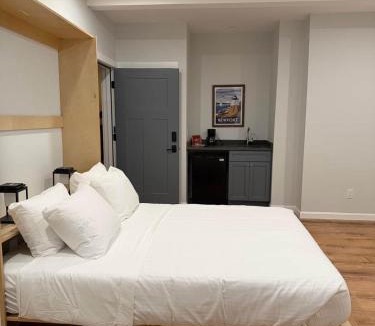 Twin Mountain Hotel | Newport Room @ Boulder Mountain View Barn (ADA)