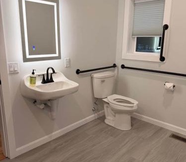 Twin Mountain Hotel | Newport Room @ Boulder Mountain View Barn (ADA)