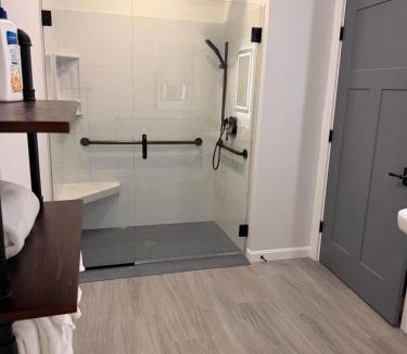 Twin Mountain Hotel | Newport Room @ Boulder Mountain View Barn (ADA)