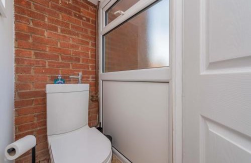 Newport Apartment | Newport - Sleeps 8 - Private Parking