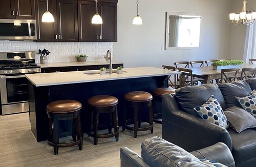Hurricane House | NEW🌟Spacious, Zion Village 7BD/6BA, Sleeps 32, Pool, Lazy River, View