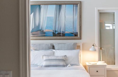 Wellington House | Newsroom Suites