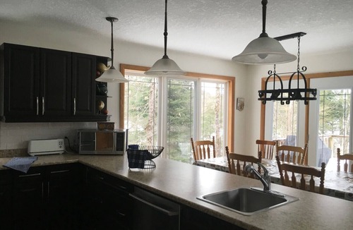Bracebridge Cottage | Newtago Rose Year Round Rental - Bracebridge