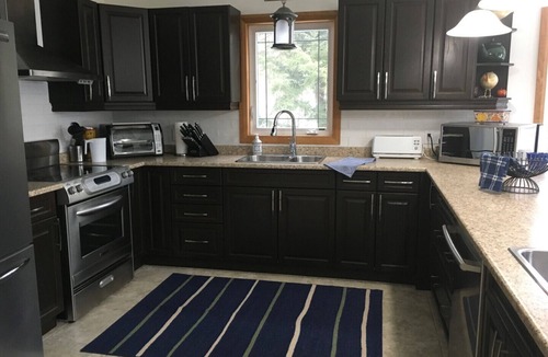 Bracebridge Cottage | Newtago Rose Year Round Rental - Bracebridge