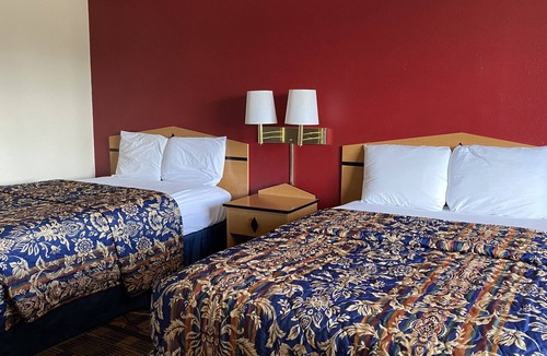 Newton Hotel | Newton Inn In Newton, KS