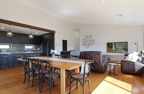 Beechworth House | Newtown Falls Retreat