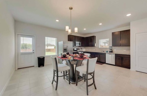 Sherman House | Nexsphere Suites, 4Bdr WIFI Outdoor Heating, Grill