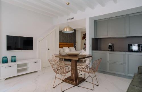 Old Town Apartment | Next Level Apartments
